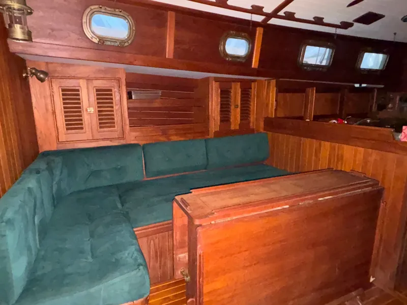 Slide: The Image of Shannon 38 1983 - 32