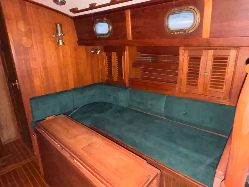 Slide: The Image of Shannon 38 1983 - 33