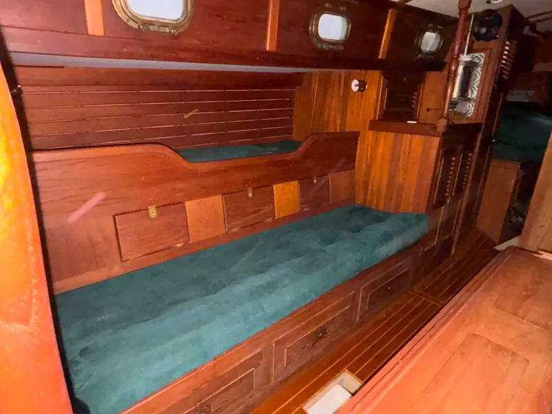 Slide: The Image of Shannon 38 1983 - 35