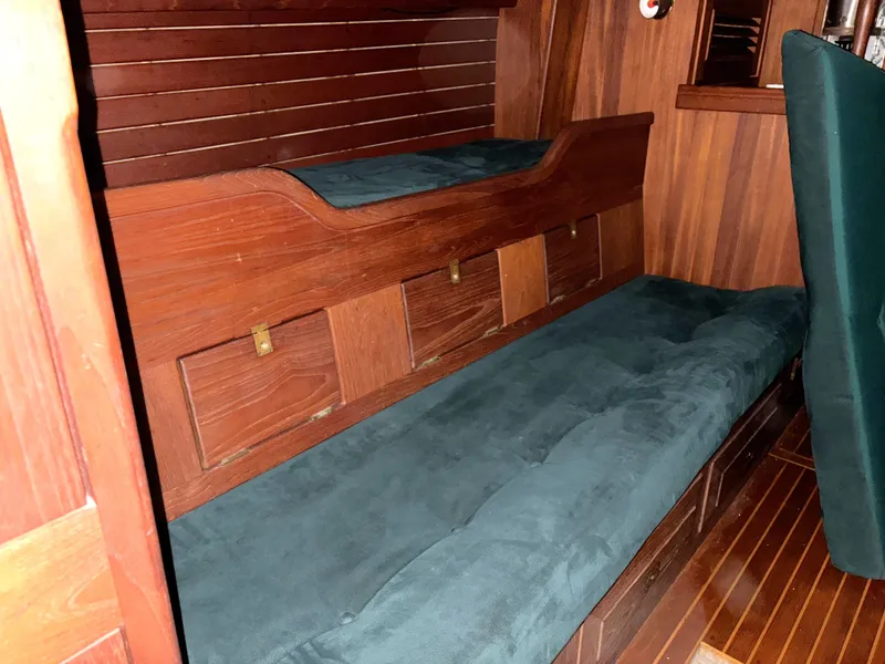 Slide: The Image of Shannon 38 1983 - 37