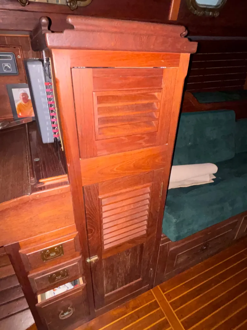 Slide: The Image of Shannon 38 1983 - 45