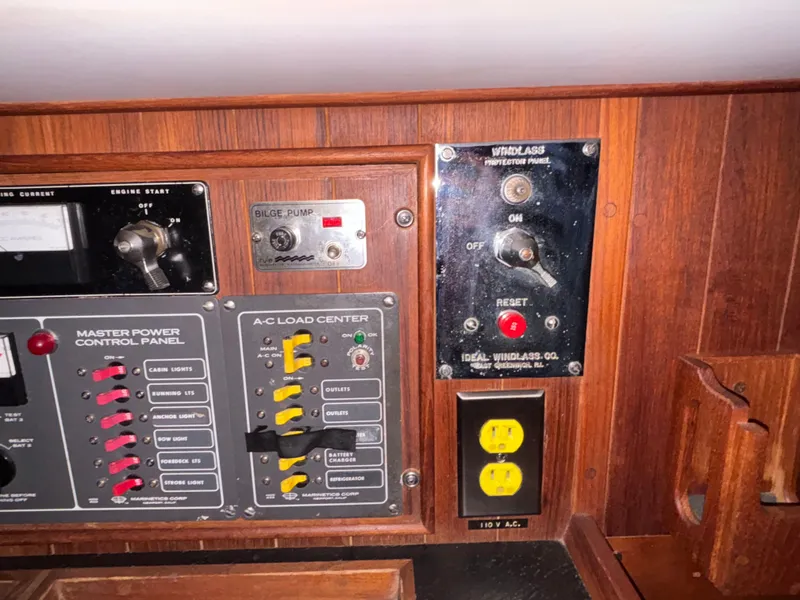 Slide: The Image of Shannon 38 1983 - 48