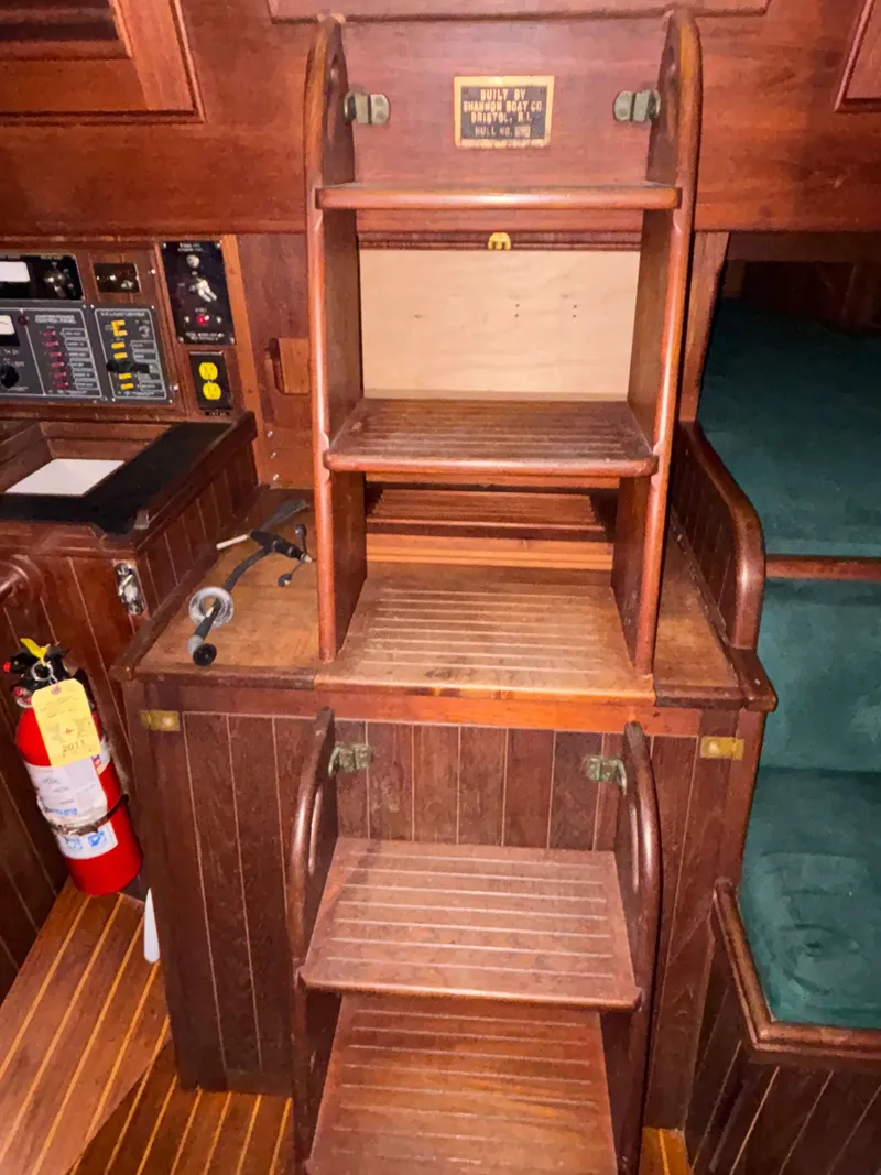 Slide: The Image of Shannon 38 1983 - 57