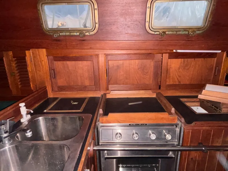 Slide: The Image of Shannon 38 1983 - 67