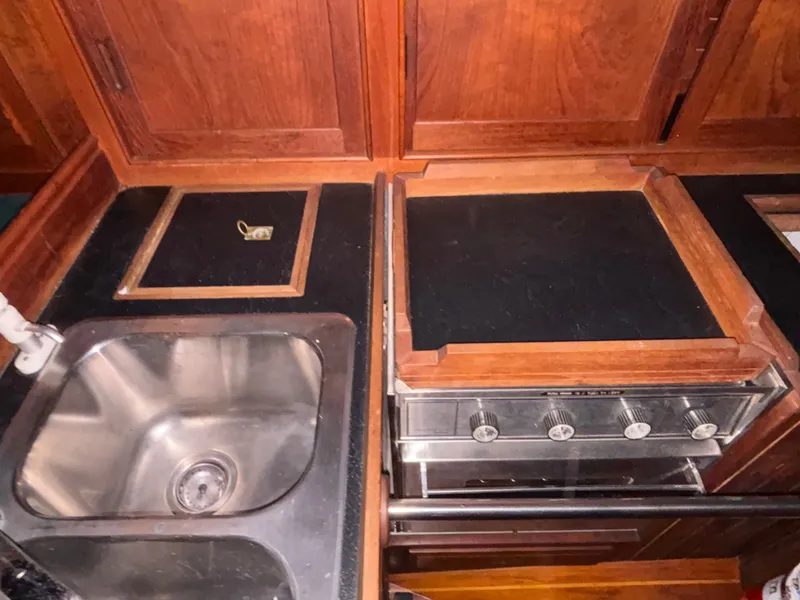 Slide: The Image of Shannon 38 1983 - 68