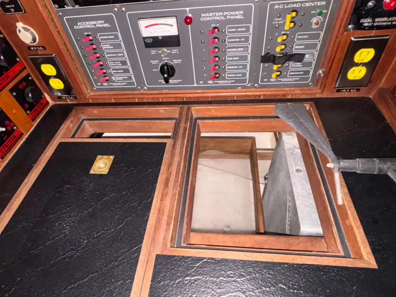 Slide: The Image of Shannon 38 1983 - 71