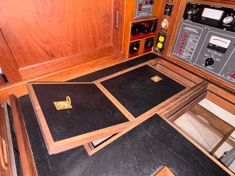 Slide: The Image of Shannon 38 1983 - 72