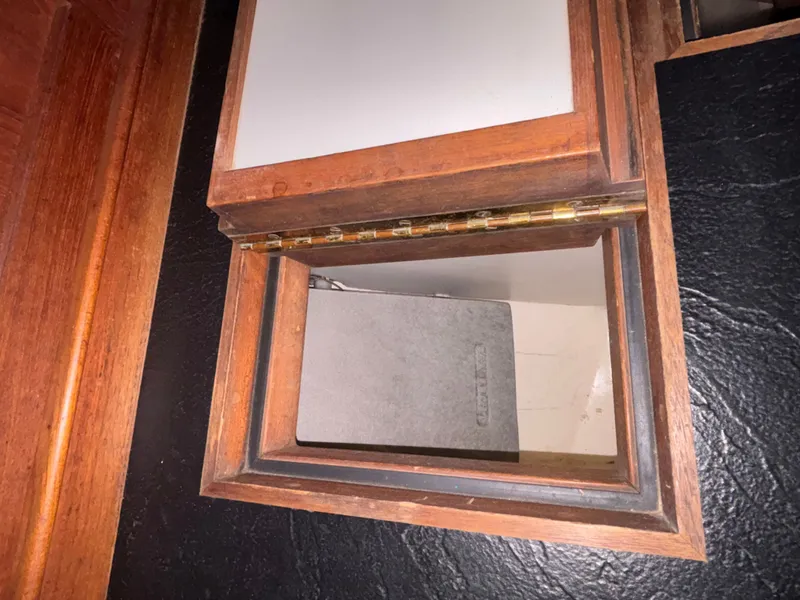 Slide: The Image of Shannon 38 1983 - 73