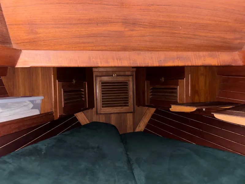 Slide: The Image of Shannon 38 1983 - 78