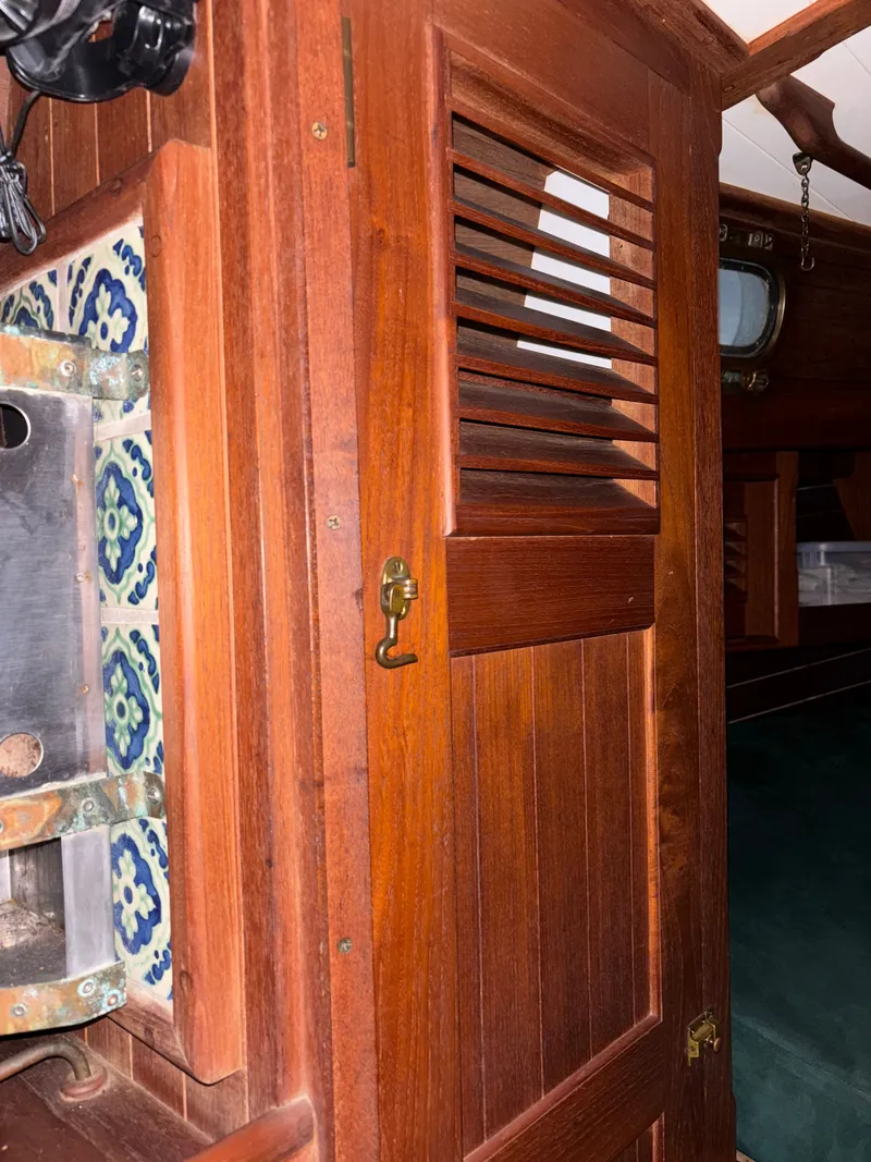 Slide: The Image of Shannon 38 1983 - 80