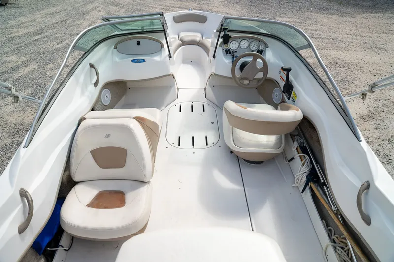 Slide: The Image of Four Winns 180 Horizon 2006 - 10