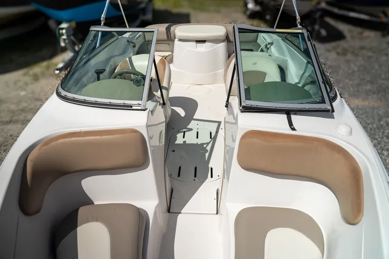 Slide: The Image of Four Winns 180 Horizon 2006 - 12