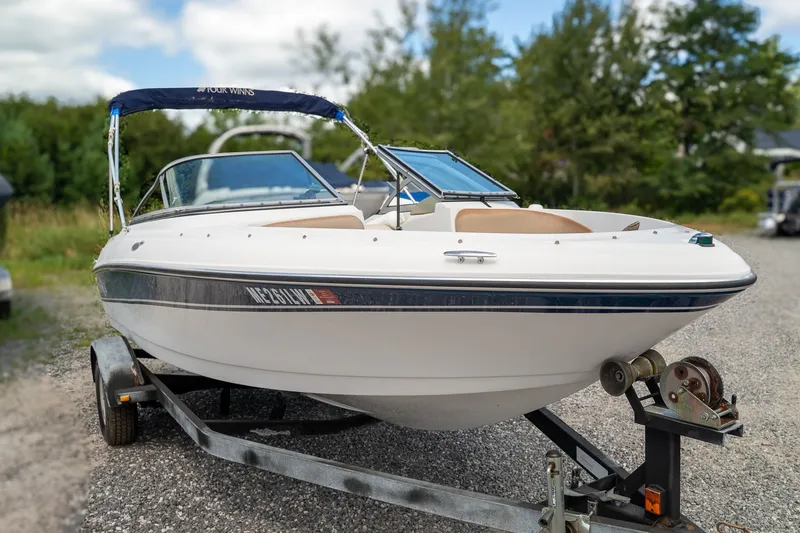 Slide: The Image of Four Winns 180 Horizon 2006 - 6