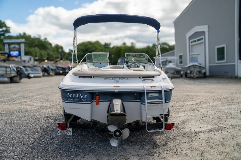 Slide: The Image of Four Winns 180 Horizon 2006 - 8