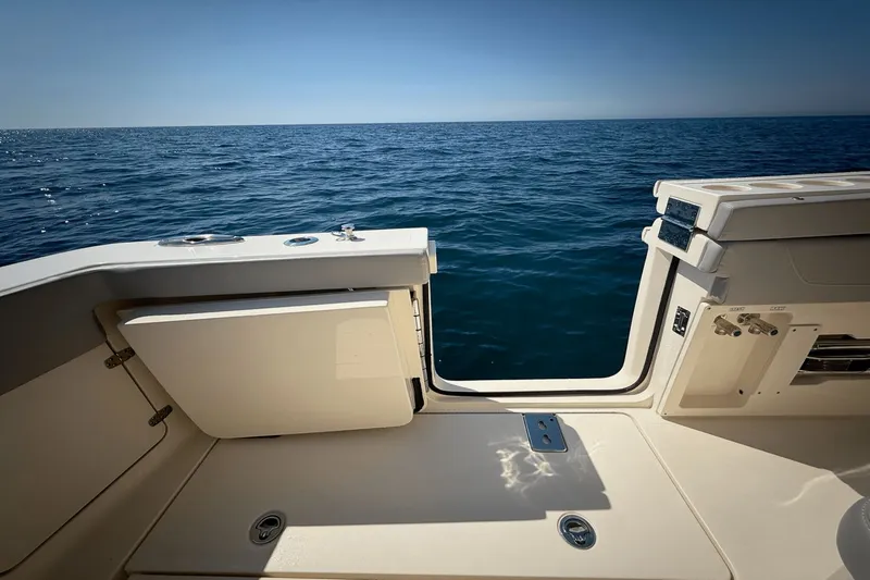 Slide: The Image of Scout 355 LXF 2024 - 38