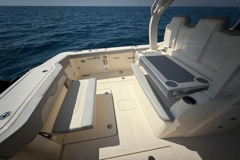 Slide: The Image of Scout 355 LXF 2024 - 40