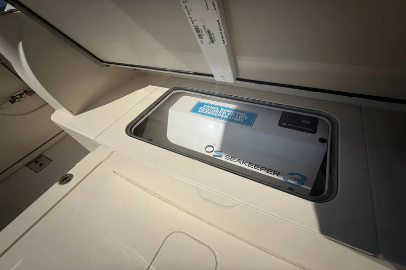 Slide: The Image of Scout 355 LXF 2024 - 41