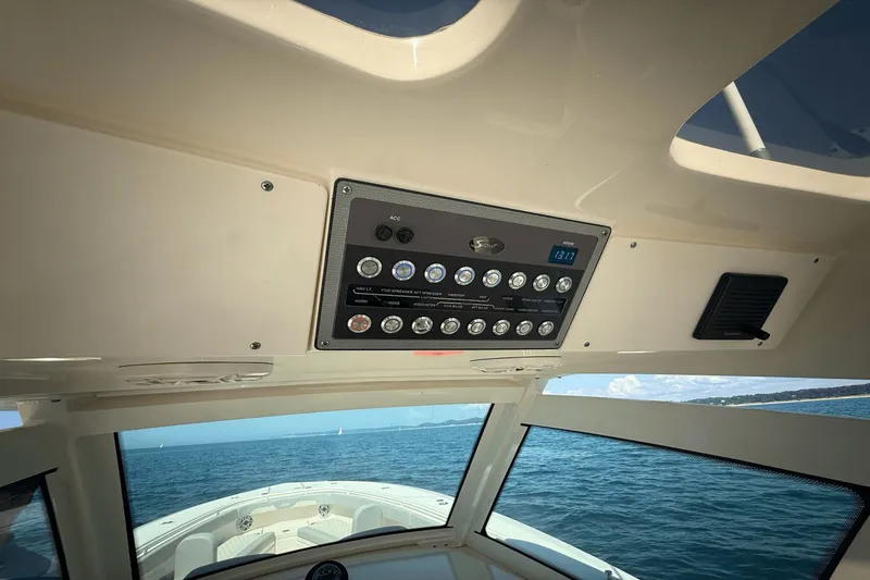 Slide: The Image of Scout 355 LXF 2024 - 45