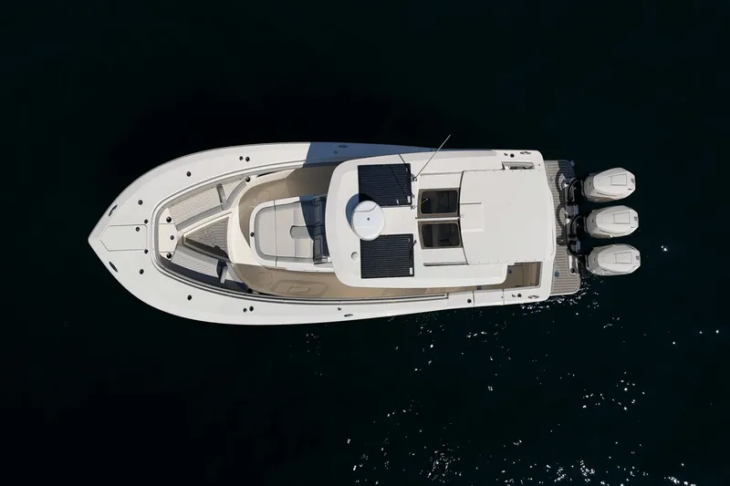 Slide: The Image of Scout 355 LXF 2024 - 5