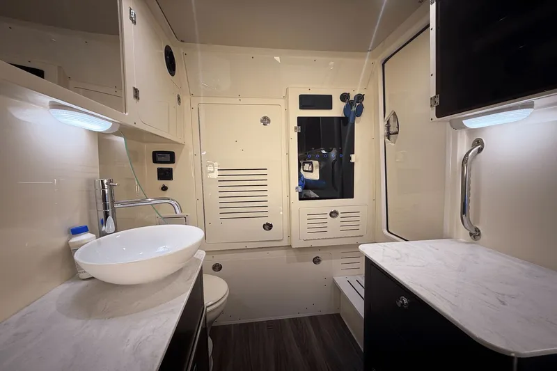 Slide: The Image of Scout 355 LXF 2024 - 52