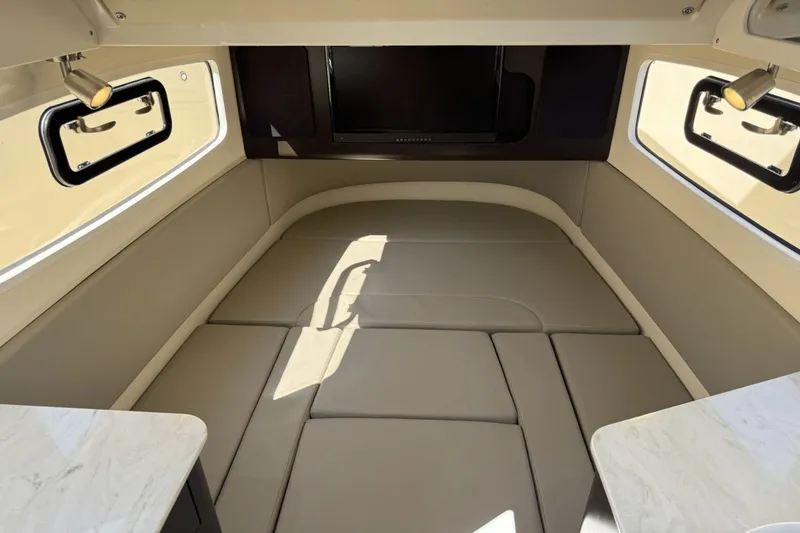 Slide: The Image of Scout 355 LXF 2024 - 53