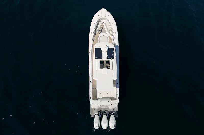 Slide: The Image of Scout 355 LXF 2024 - 6