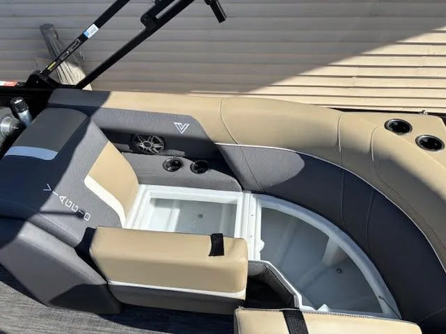 Slide: The Image of Viaggio x22u 2026 - 10