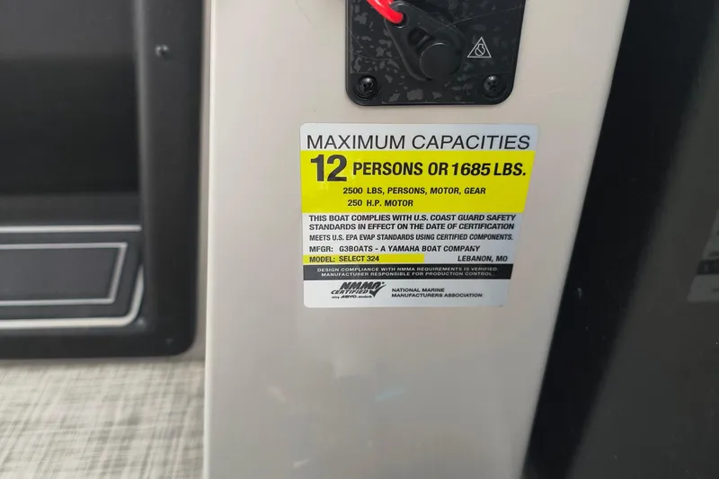 Slide: The Image of Capacity label on 2025 SunCatcher Select 324RC boat, max 12 persons or 1685 lbs. - 21