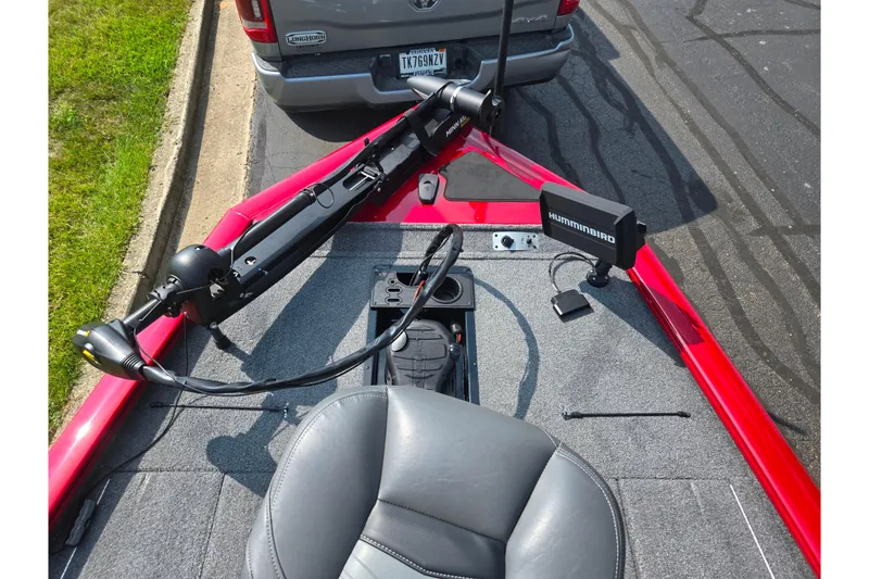 Slide: The Image of 2020 Tracker Pro Team 195 TXW Tournament Edition boat with Humminbird electronics and trolling motor. - 19