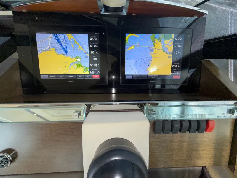 Slide: The Image of Tiara 50 Coupe 2014 - 28