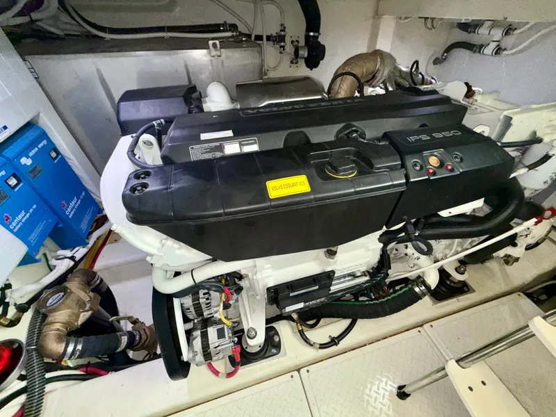 Slide: The Image of Tiara 50 Coupe 2014 - 47