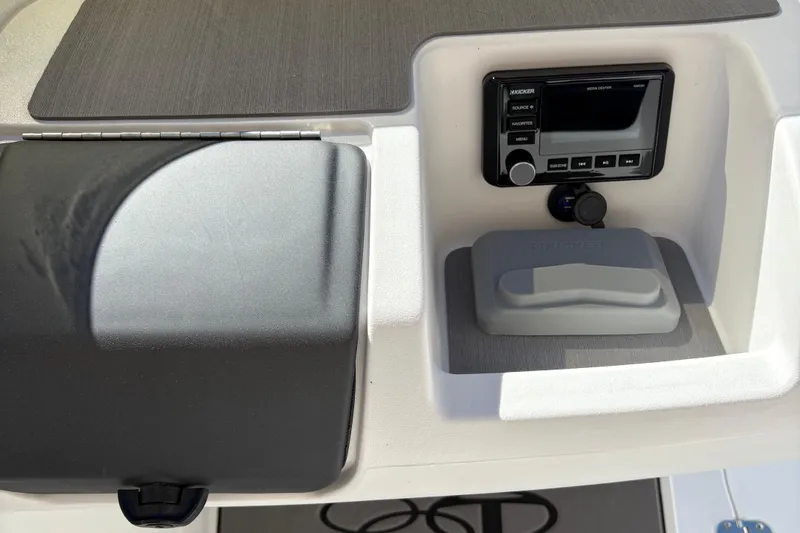 Slide: The Image of 2026 Tahoe T21 dashboard featuring a media center and storage compartment. - 3