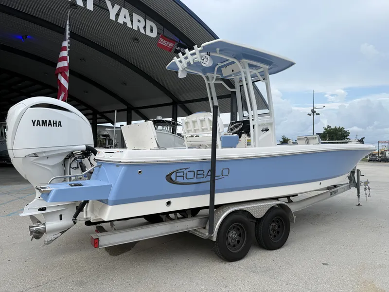 Slide: The Image of Robalo 246 Cayman 2022 - 4