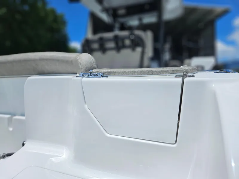 Slide: The Image of Sea Hunt Ultra 255 SE 2026 - 53