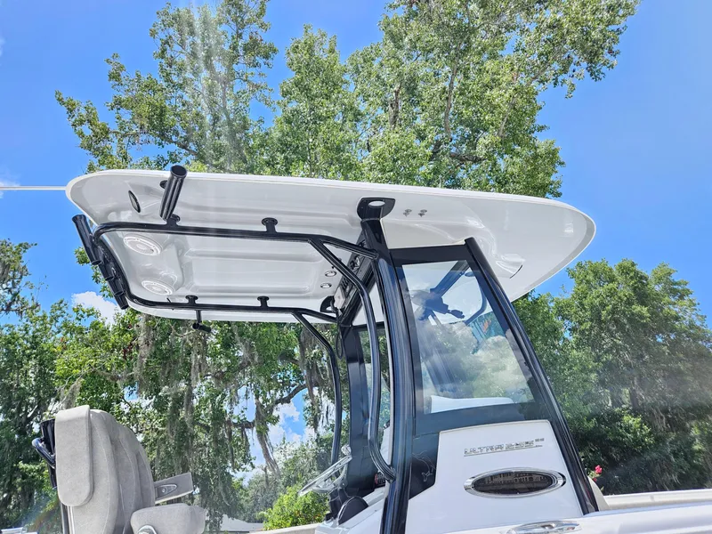 Slide: The Image of Sea Hunt Ultra 255 SE 2026 - 56