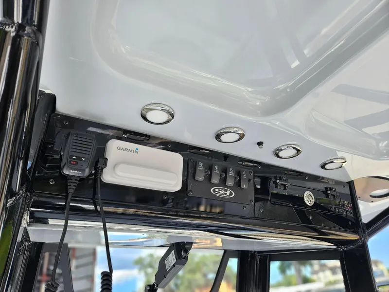 Slide: The Image of Sea Hunt Ultra 255 SE 2026 - 67