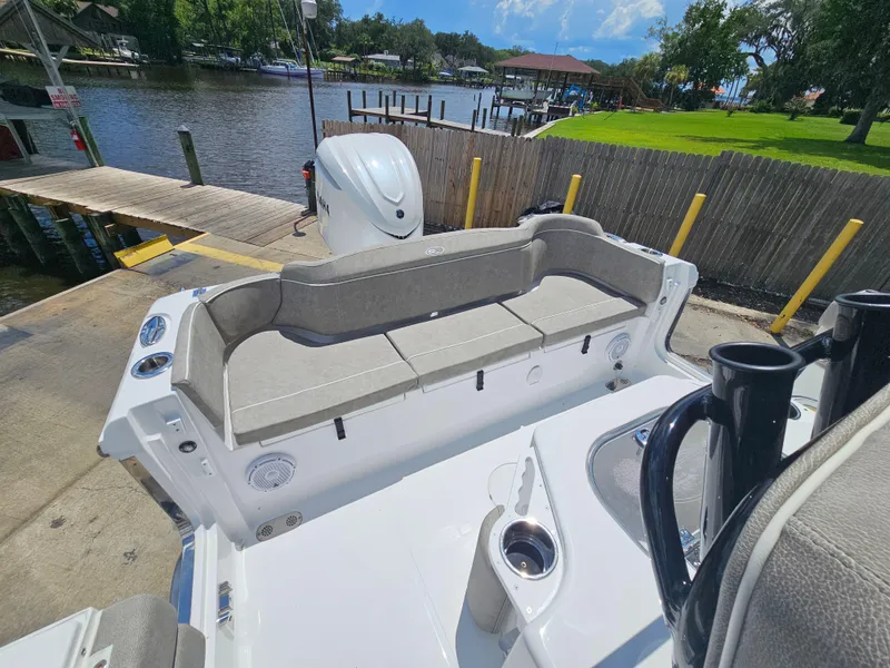 Slide: The Image of Sea Hunt Ultra 255 SE 2026 - 69