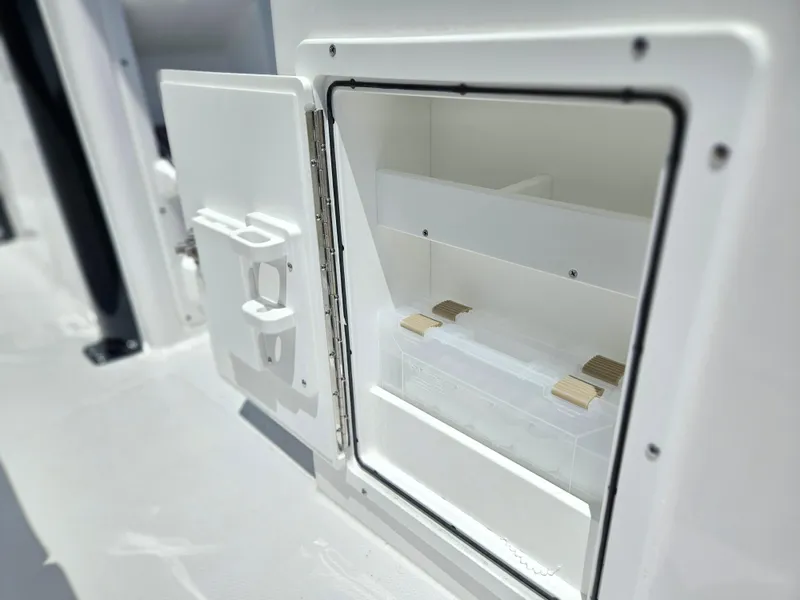 Slide: The Image of Sea Hunt Ultra 255 SE 2026 - 72