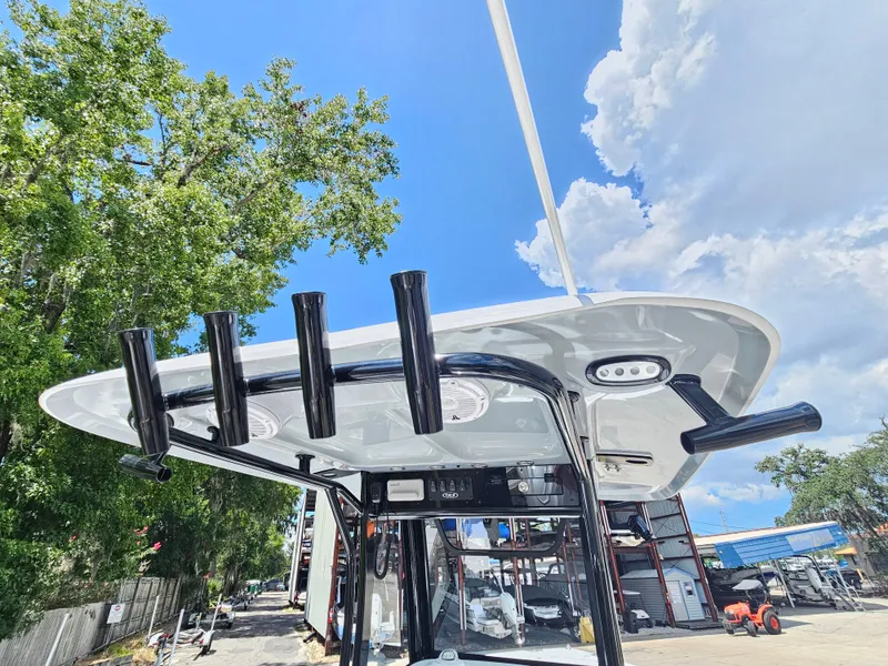 Slide: The Image of Sea Hunt Ultra 255 SE 2026 - 73