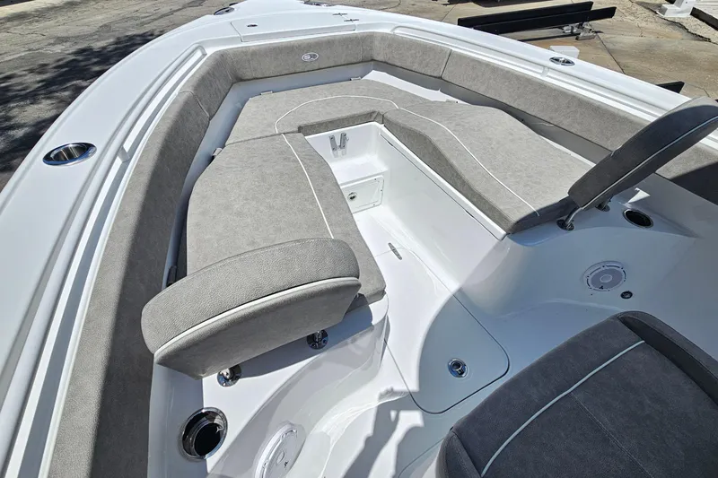 Slide: The Image of Sea Hunt Ultra 255 SE 2026 - 75