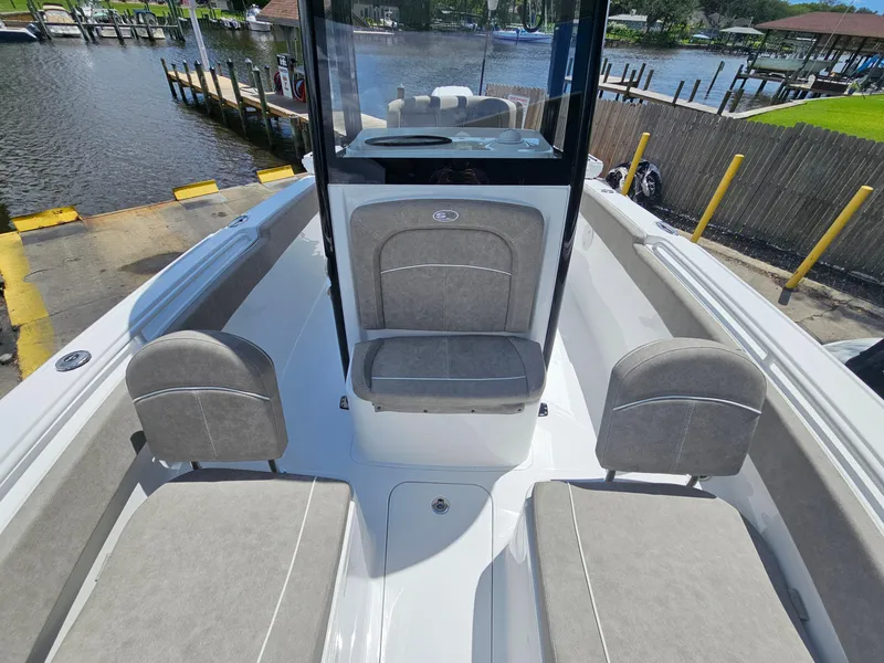 Slide: The Image of Sea Hunt Ultra 255 SE 2026 - 76