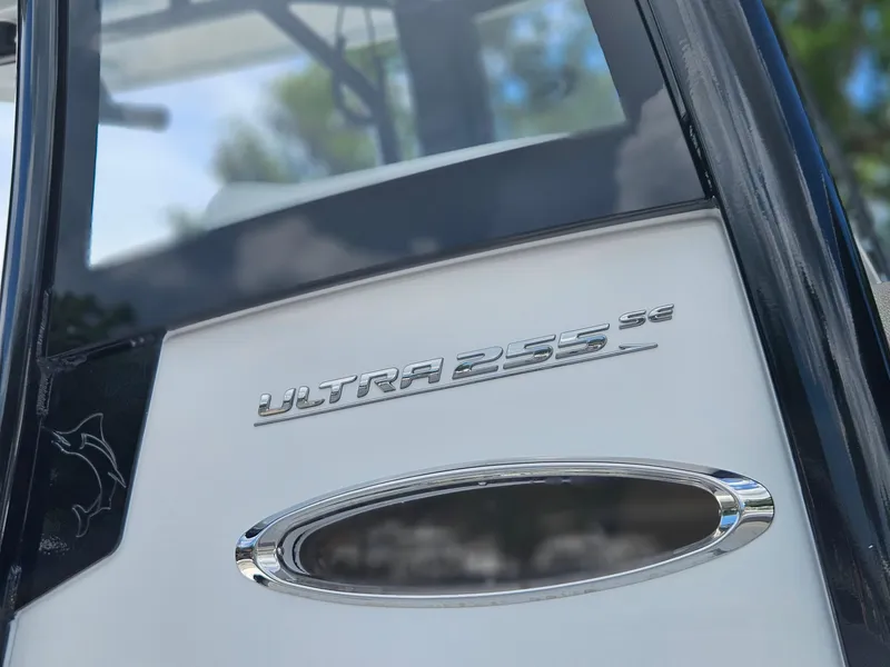 Slide: The Image of Sea Hunt Ultra 255 SE 2026 - 85