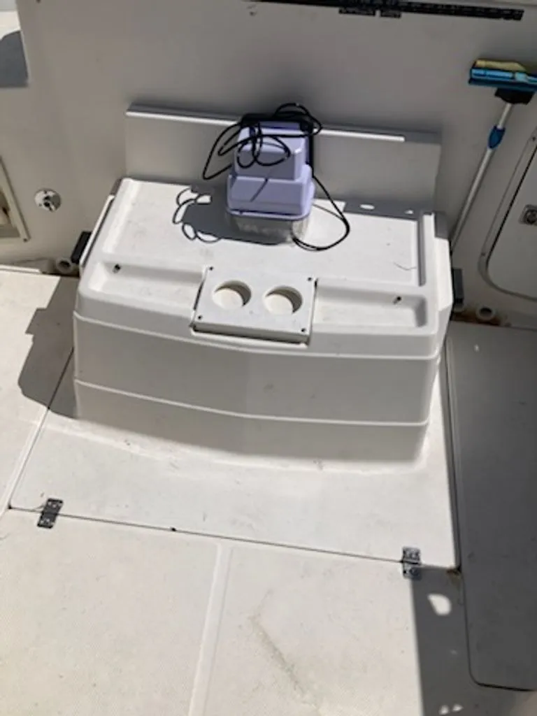 Slide: The Image of Bayliner Classic Cruiser 2452 EC 1995 - 3