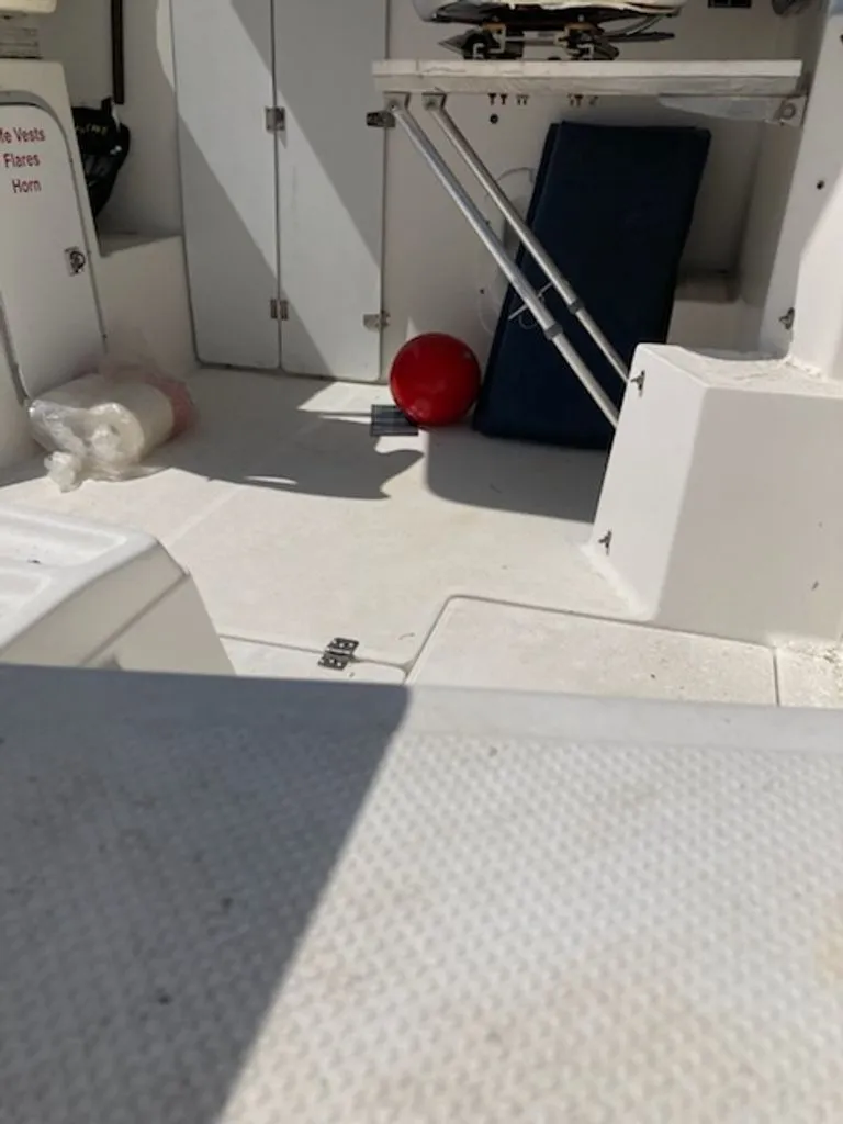 Slide: The Image of Bayliner Classic Cruiser 2452 EC 1995 - 4