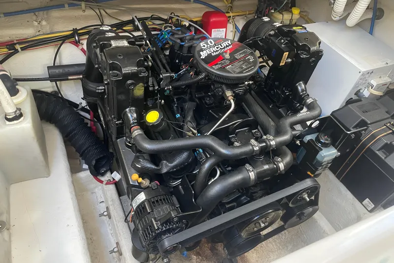 Slide: The Image of Engine compartment of a 2007 Bayliner 245 Ciera with a 5.0L MerCruiser engine. - 9