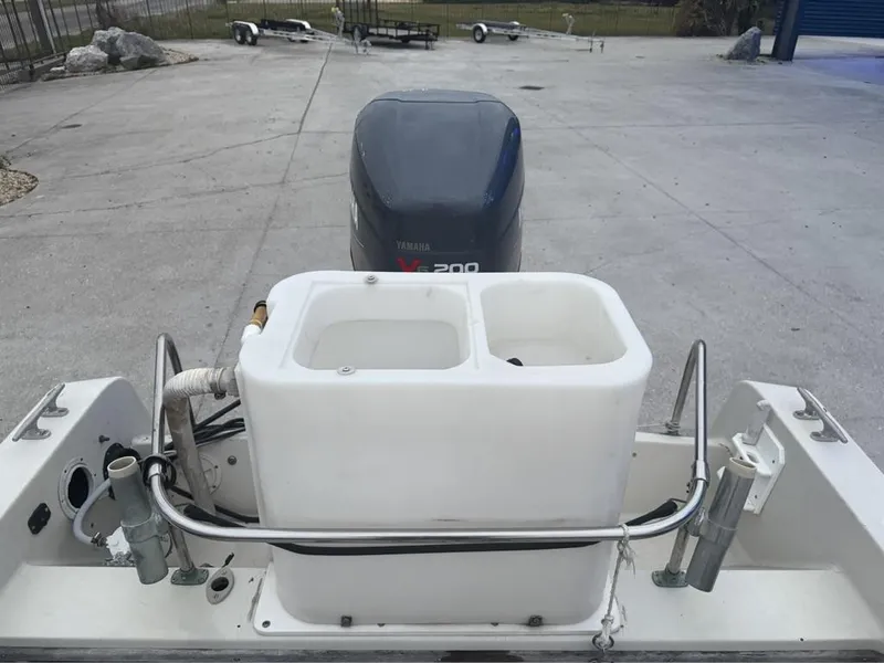 Slide: The Image of Boston Whaler 21 REVENGE 1977 - 9