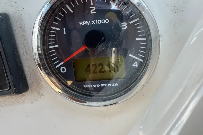 Slide: The Image of Volvo Penta RPM gauge displaying 422.1 hours on Elan 45 Impressions 2018 yacht. - 34