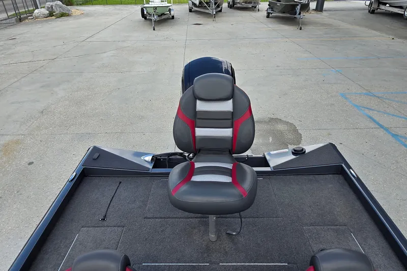 Slide: The Image of 2022 Ranger RT178 boat with a comfortable seat on a spacious deck. - 8