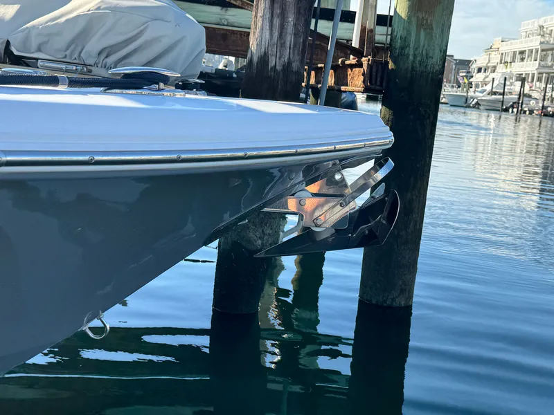 Slide: The Image of Tidewater 252 CC Adventure 2020 - 14