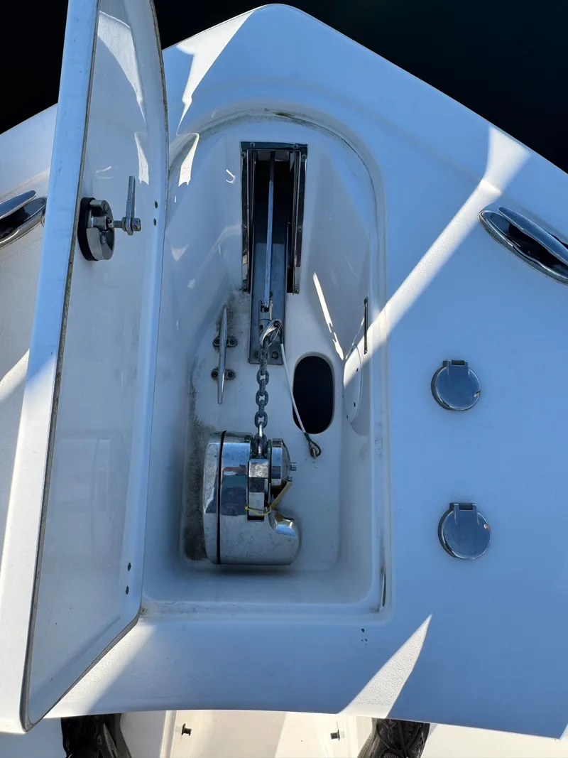 Slide: The Image of Tidewater 252 CC Adventure 2020 - 16